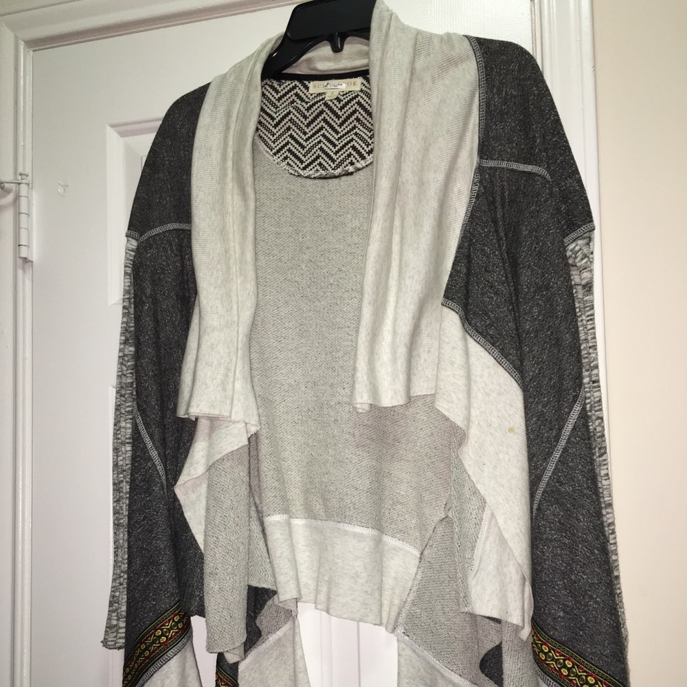 Sweater. - Picture 2 of 3